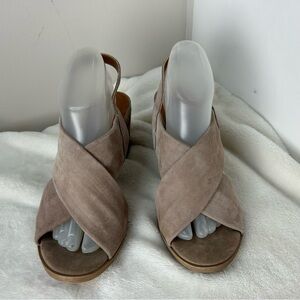 Mariella Suede‎ Beige Italian Leather Crossband Sandals 9M